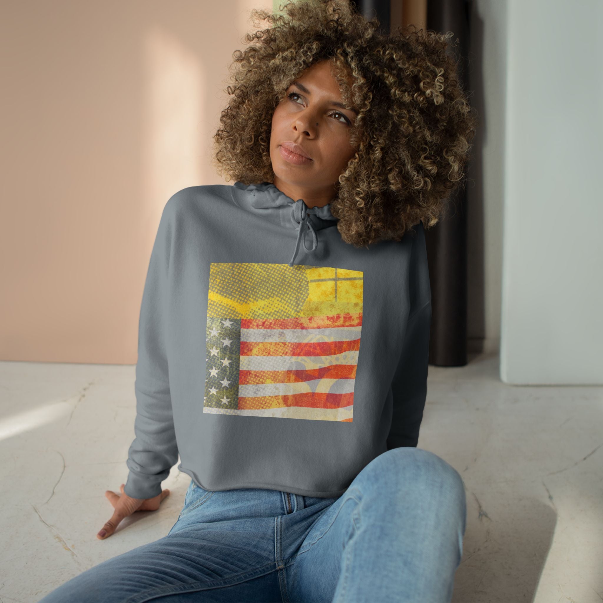 Vintage American Flag Crop Hoodie - Stylish & Trendy Apparel for Everyday Wear